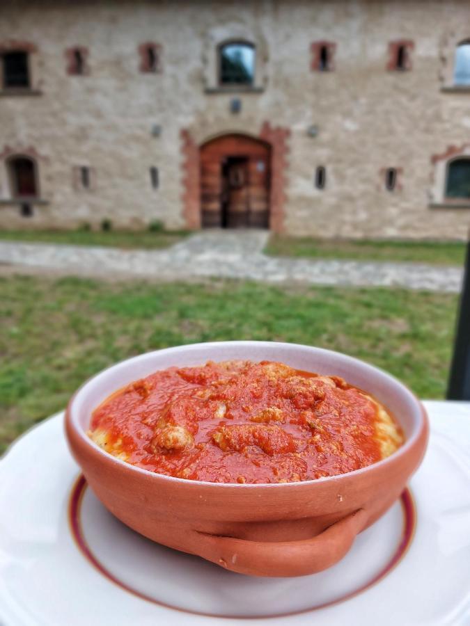 Forte Di Machaby Hostel Arnad Kültér fotó