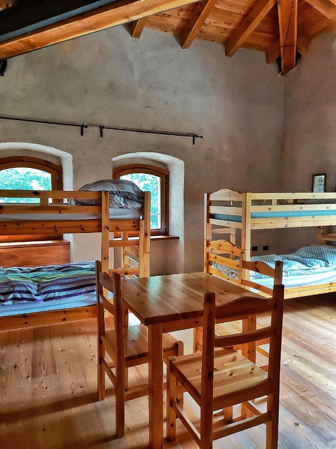 Forte Di Machaby Hostel Arnad Kültér fotó